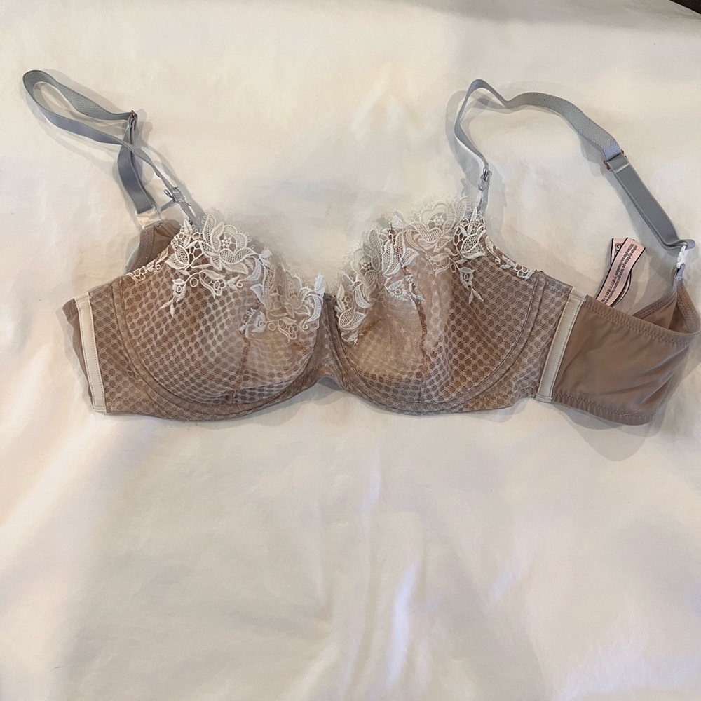 Victoria's Secret Lace Embroidered Bra in Tan and White